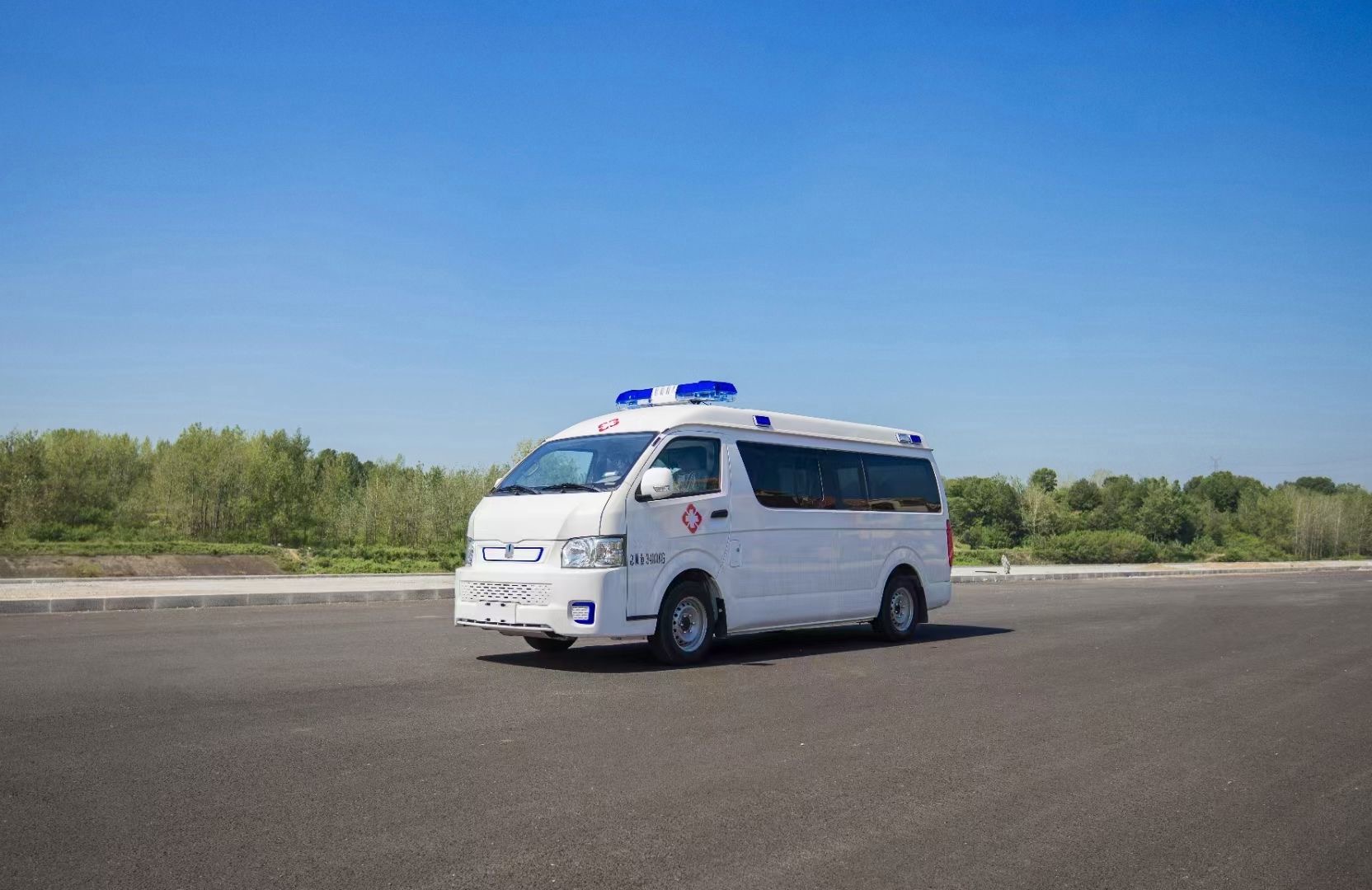 吉利電動救護(hù)車